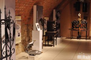 Ekspozycja MAJSTERSZTYK przygotowana w Piwnicy PodCieniami na 25-lecie Muzeum Rzemiosła w Krośnie